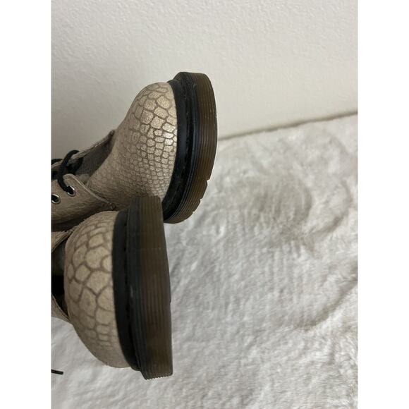 DR MARTENS women hi shine Snake print Boots Size 11 - Picture 9 of 14